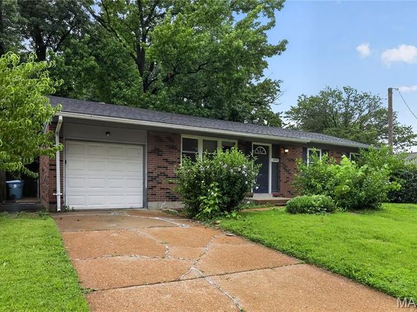 1441 Oliveto Lane , Hazelwood, MO 63042