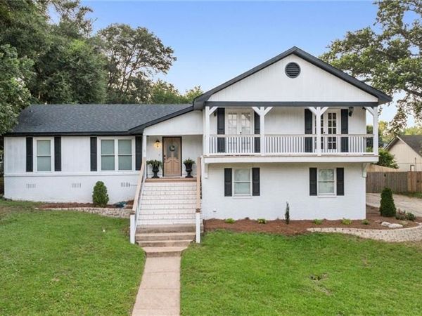 6058 Highland Woods Drive , Mobile, AL 36608