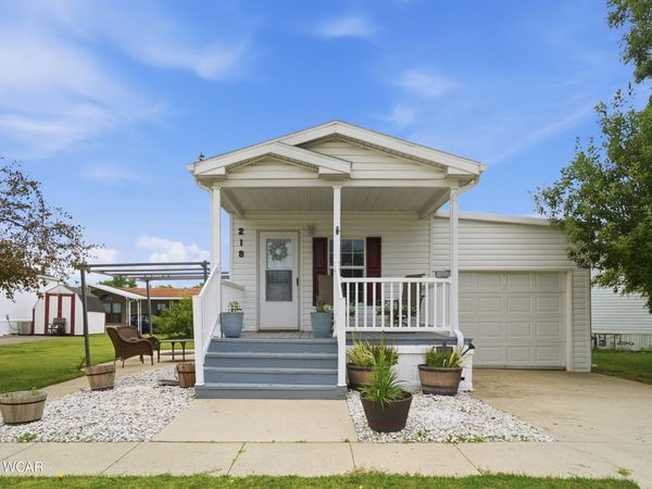 218 Pinewood Circle, Lima, OH 45804