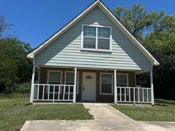 10910 Shady Oaks Drive, Runaway Bay, TX 76426
