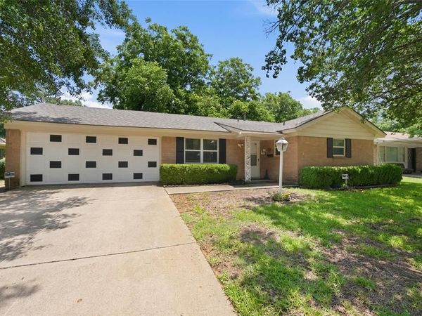 501 Simmons Drive, Euless, TX 76040
