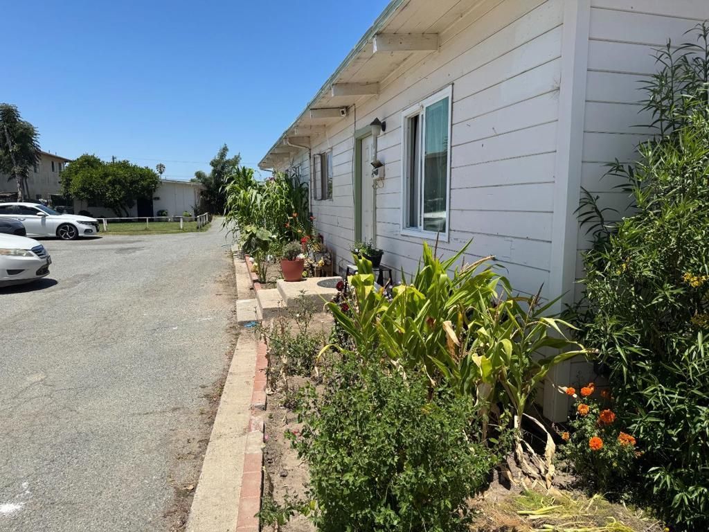 1057 N Sanborn Road, Salinas, CA 93905 Main Photo
