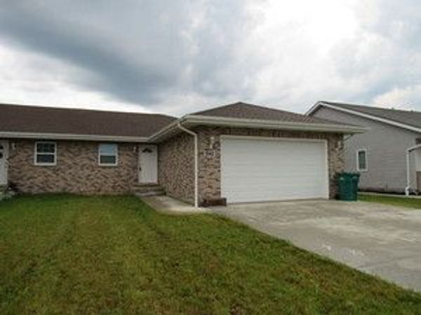 940 W Bergera Road , Braidwood, IL 60408