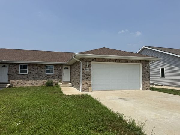 940 W Bergera Road, Braidwood, IL 60408