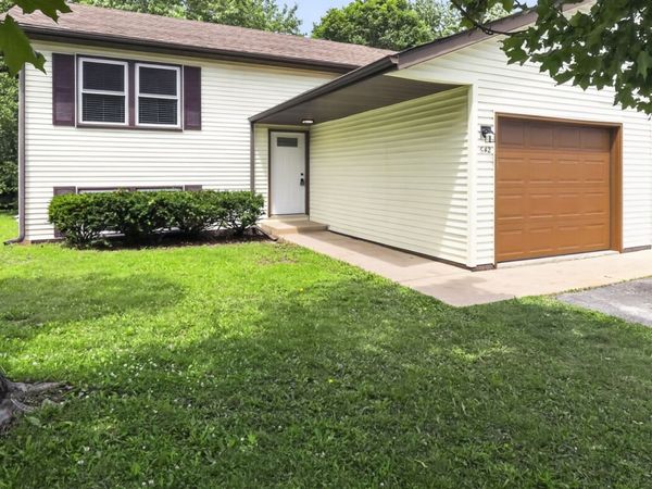 642 Swan Drive , Grayslake, IL 60030