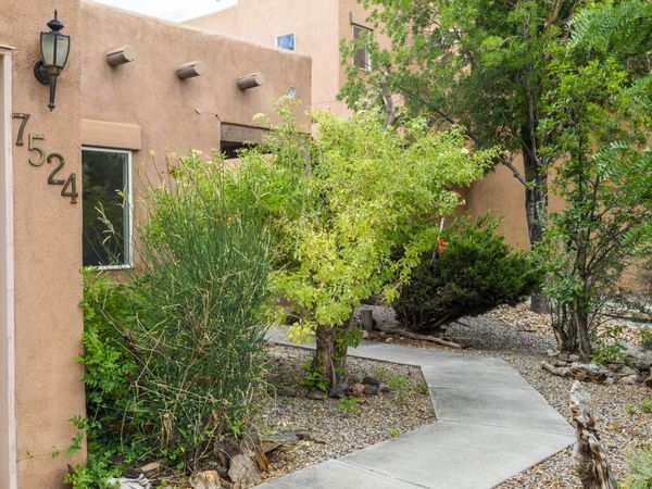 7524 Cricket Hill Drive NE, Albuquerque, NM 87113