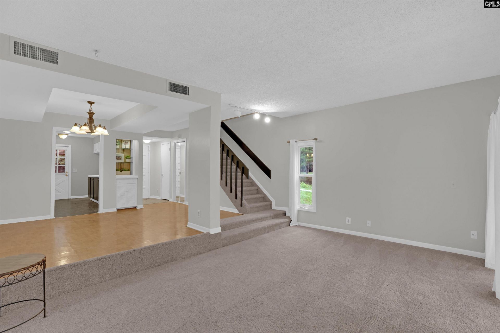 57 Royalgate Drive Photo 11
