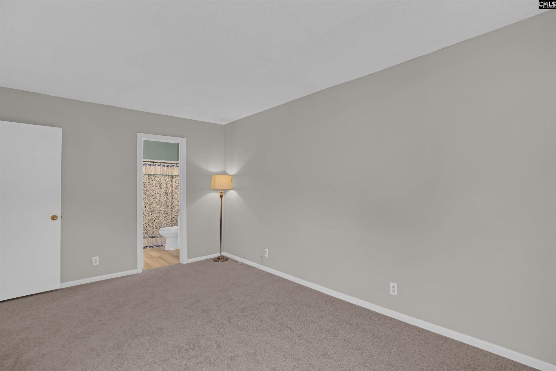 57 Royalgate Drive Photo 31