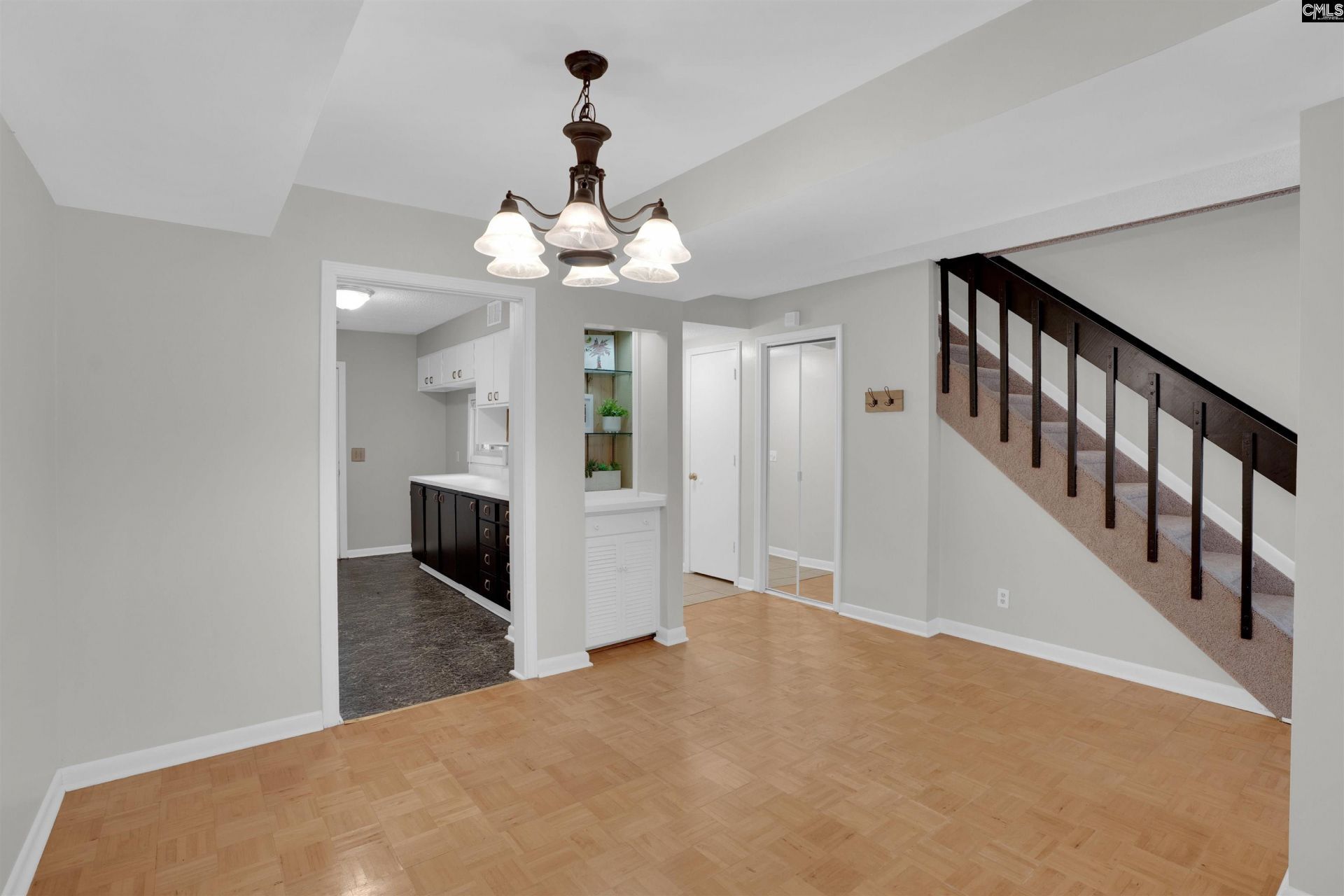57 Royalgate Drive Photo 4