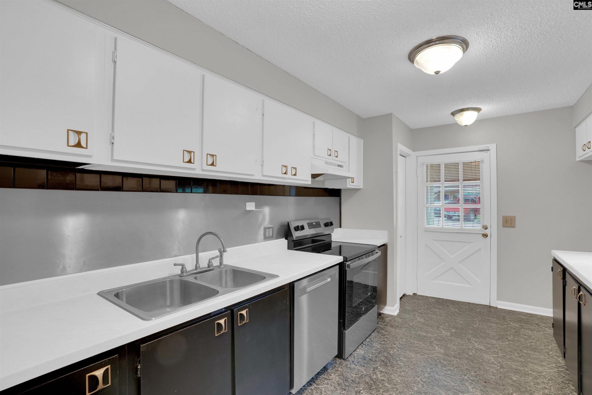 57 Royalgate Drive Photo 6