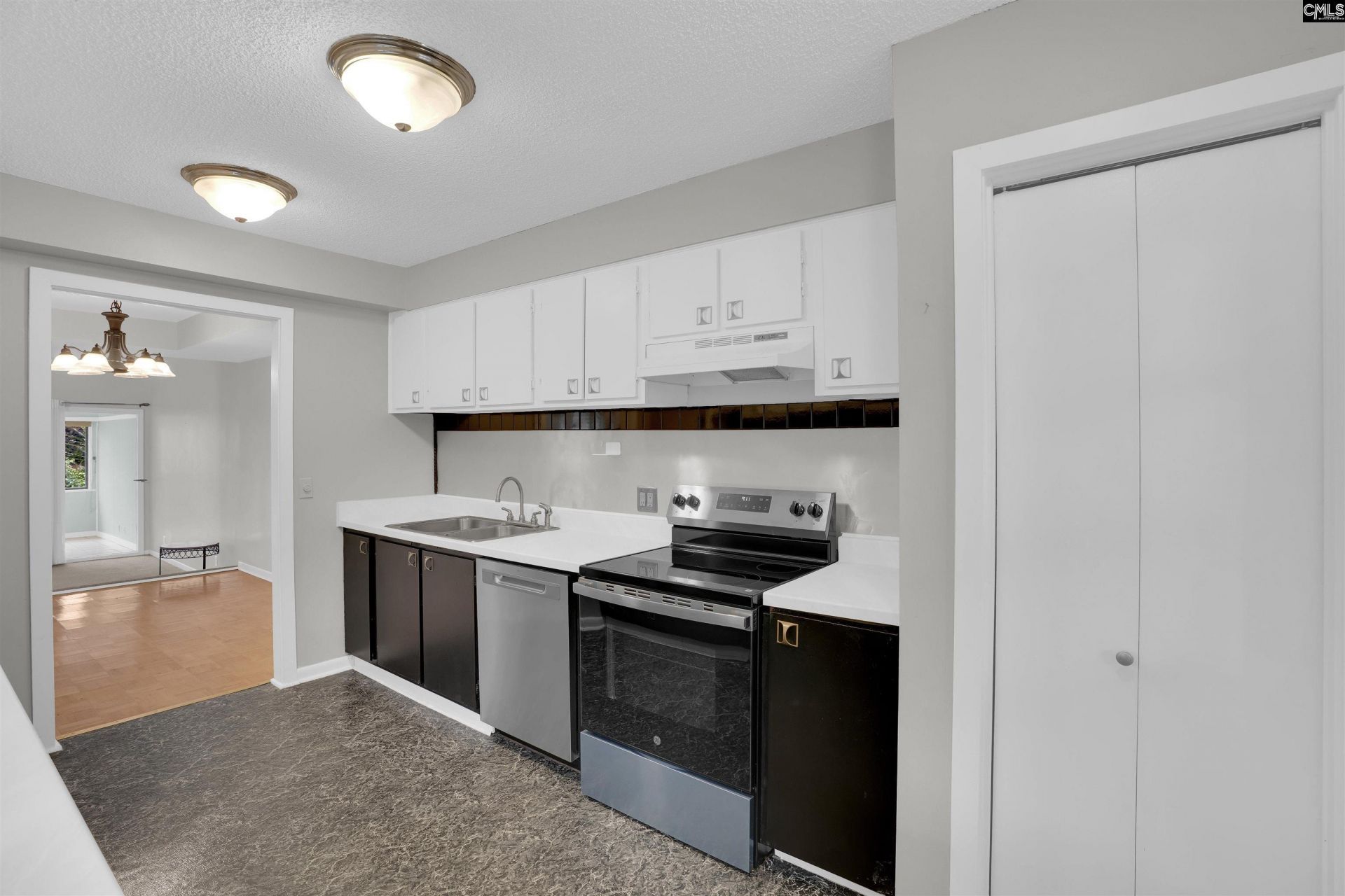 57 Royalgate Drive Photo 9