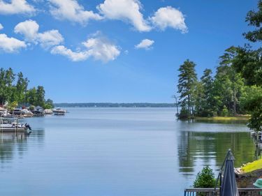 105 Palmetto Cove Lane, Lexington, SC 29072
