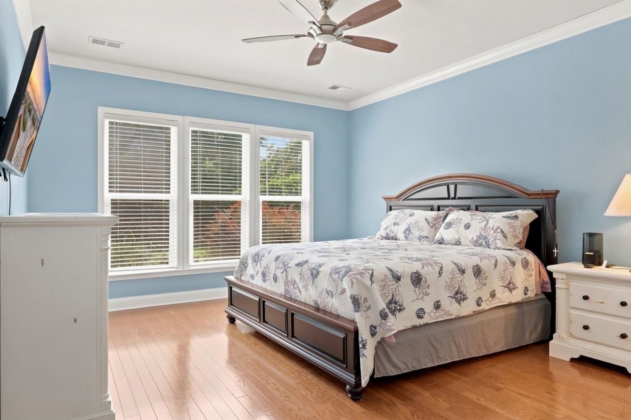 250 Cypress Creek Dr. Photo 29