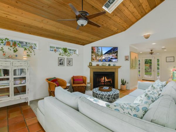 8917 Glenn LN, Austin, TX 78753
