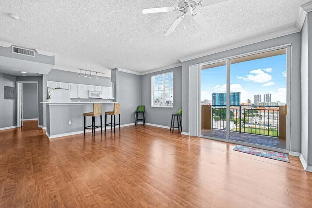 616 Clearwater Park Road, Unit 1112, West Palm Beach, FL 33401 Photo