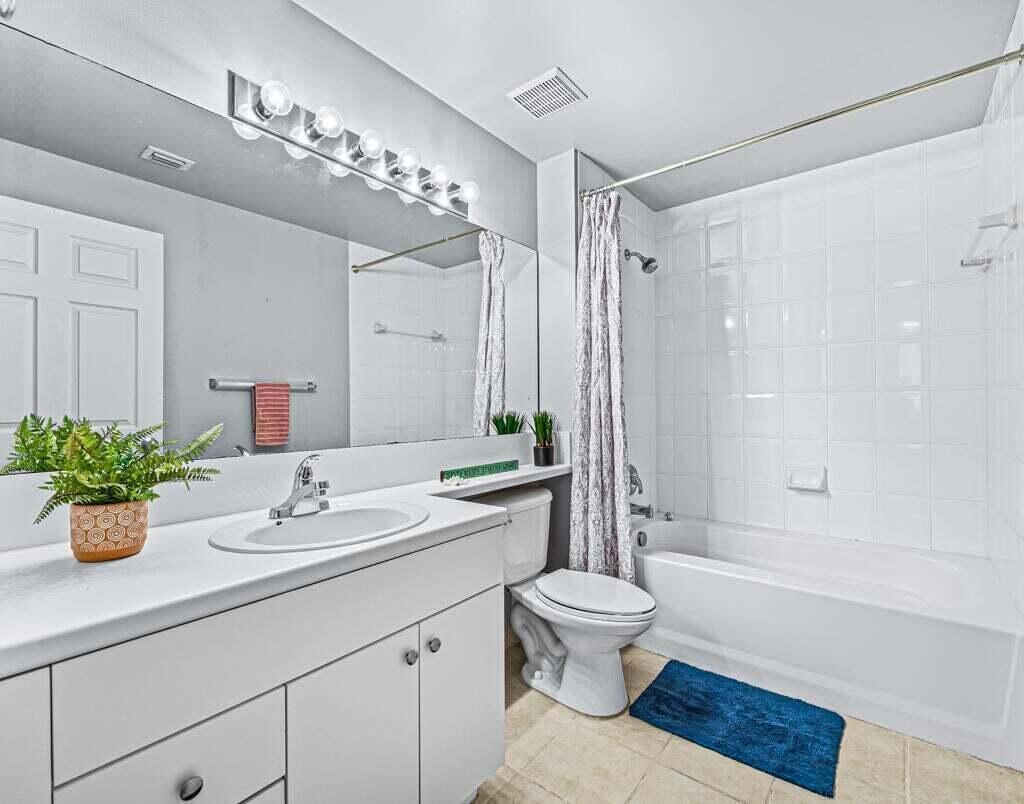 616 Clearwater Park Road, Unit 1112, West Palm Beach, FL 33401 Photo
