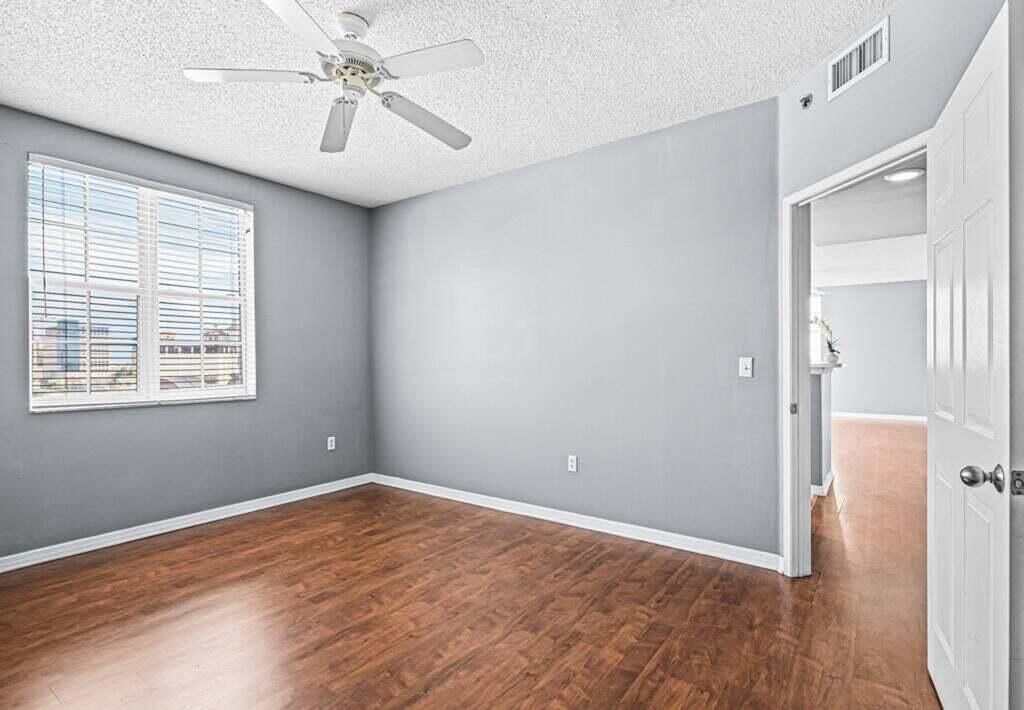 616 Clearwater Park Road, Unit 1112, West Palm Beach, FL 33401 Photo