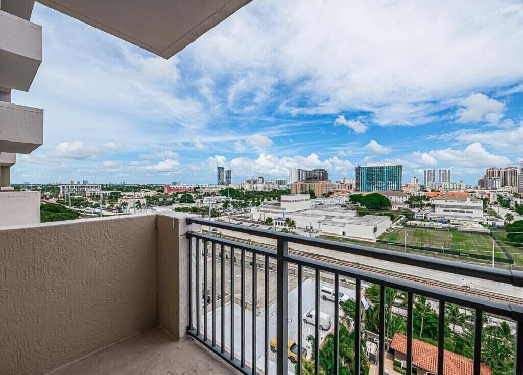 616 Clearwater Park Road, Unit 1112, West Palm Beach, FL 33401 Photo