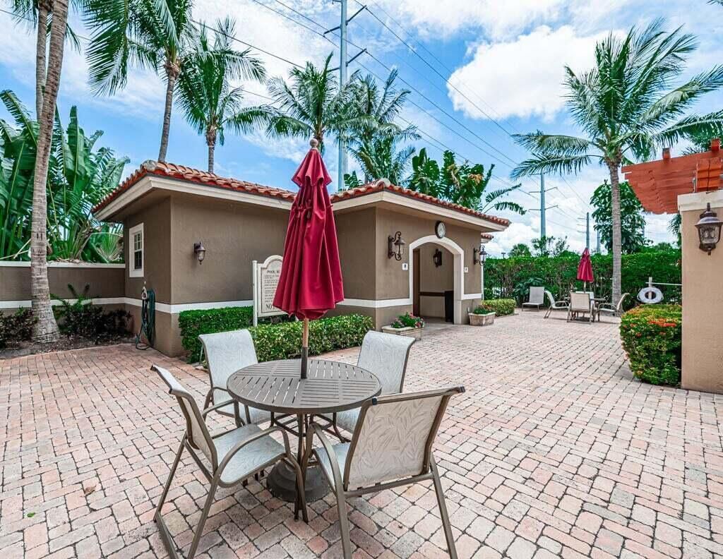 616 Clearwater Park Road, Unit 1112, West Palm Beach, FL 33401 Photo