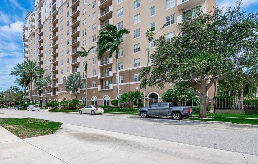 616 Clearwater Park Road, Unit 1112, West Palm Beach, FL 33401 Photo