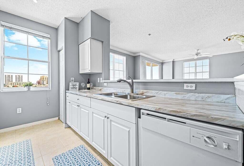 616 Clearwater Park Road, Unit 1112, West Palm Beach, FL 33401 Photo
