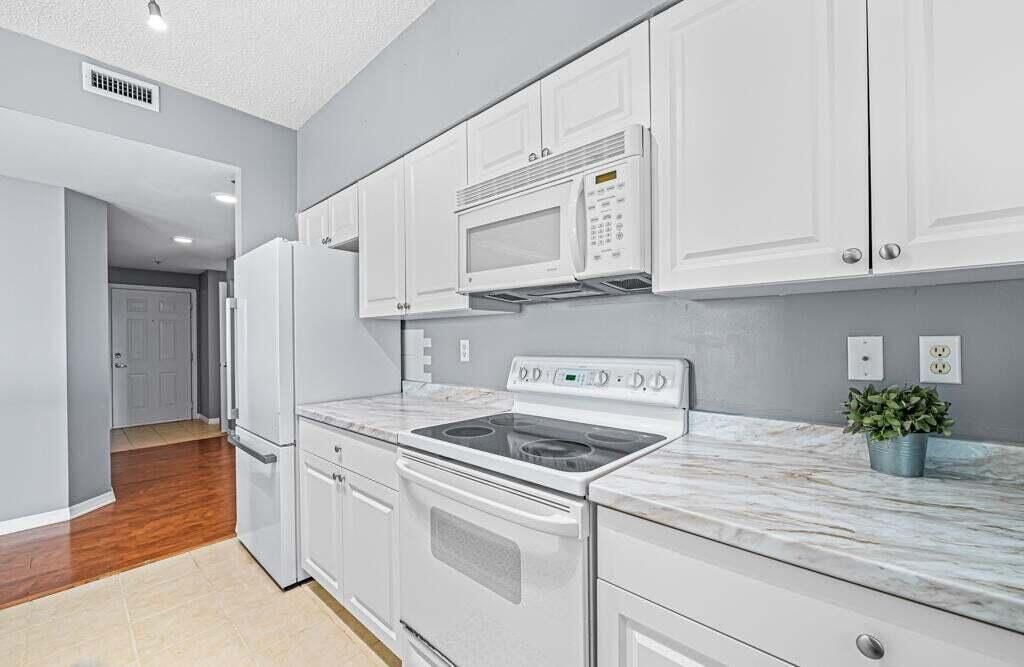616 Clearwater Park Road, Unit 1112, West Palm Beach, FL 33401 Photo