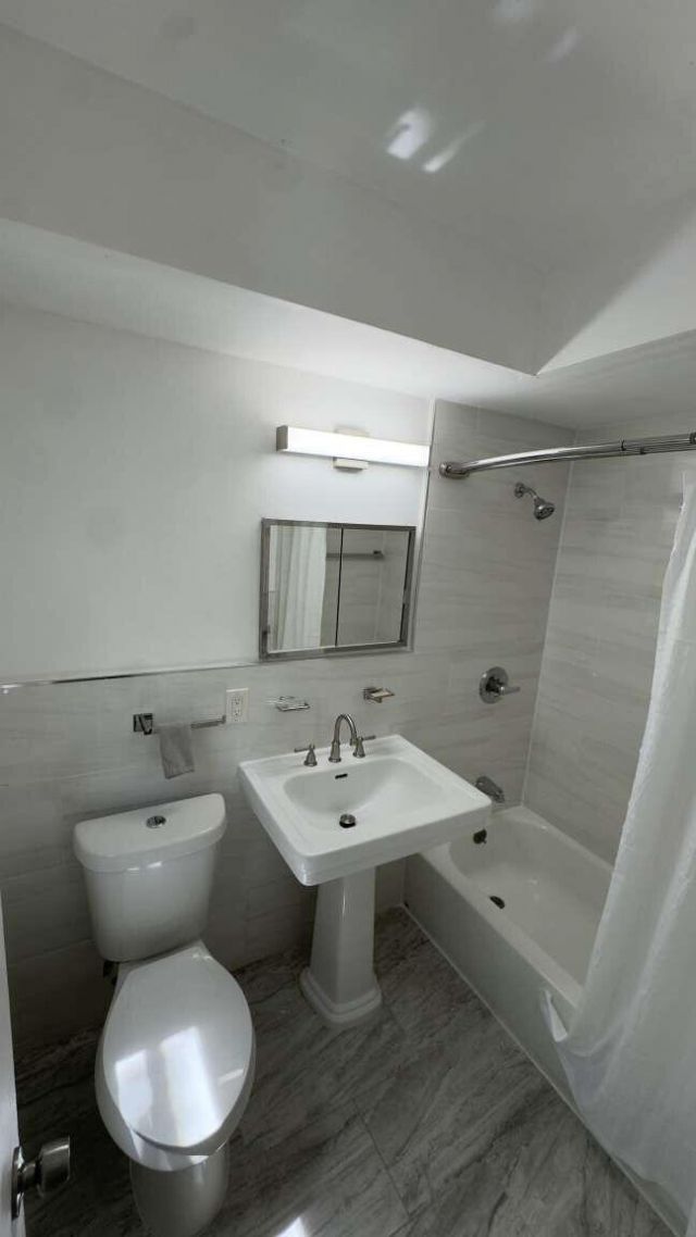 51 Edgewater Drive, Unit 4, Coral Gables, FL 33133 Photo