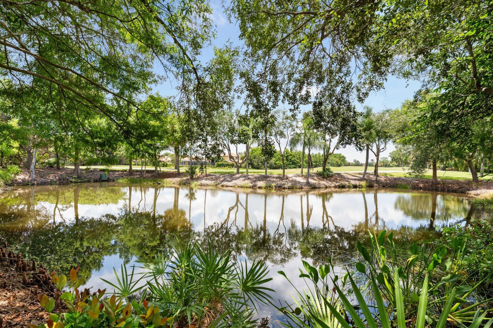 910 SW Palm Cove Drive, Palm City, FL 34990 Photo