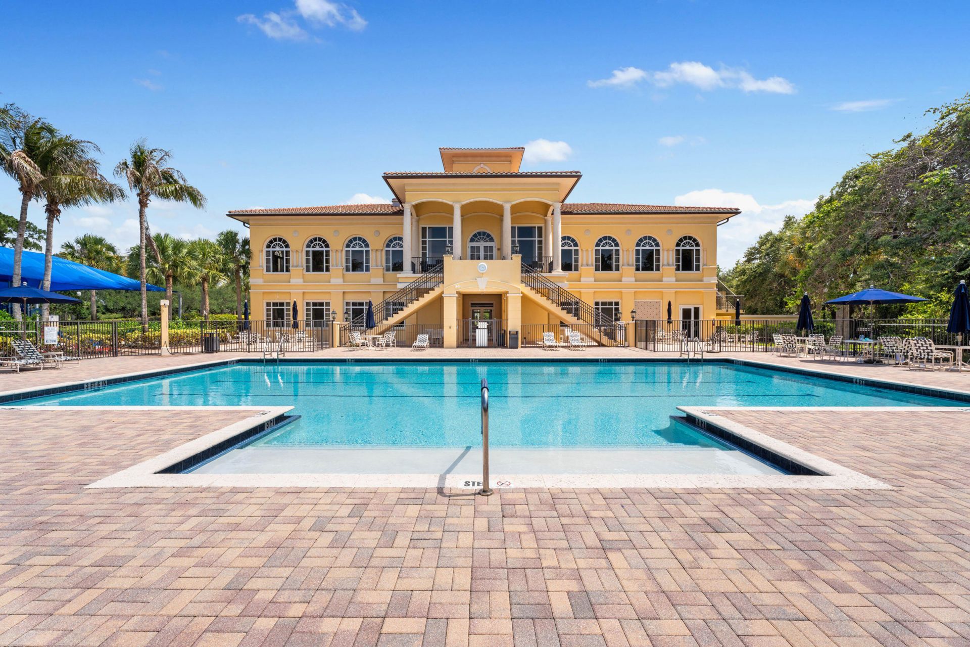 910 SW Palm Cove Drive, Palm City, FL 34990 Photo