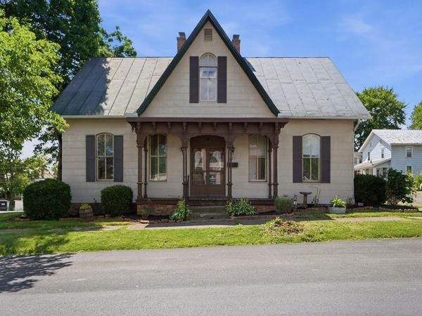 121 N Main Street , Baltimore, OH 43105