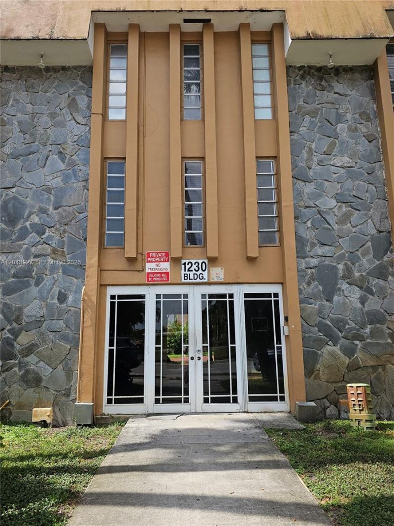 1230 W 54th St , Unit 218A, Hialeah, FL 33012 Photo