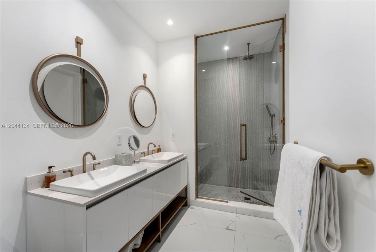 2655 S Bayshore Dr , Unit 908, Miami, FL 33133 Photo