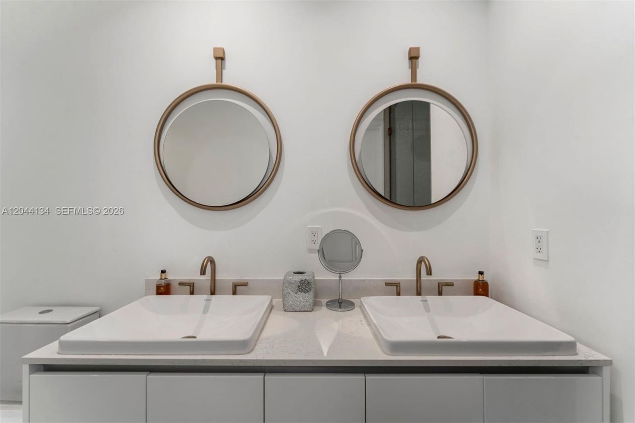 2655 S Bayshore Dr , Unit 908, Miami, FL 33133 Photo