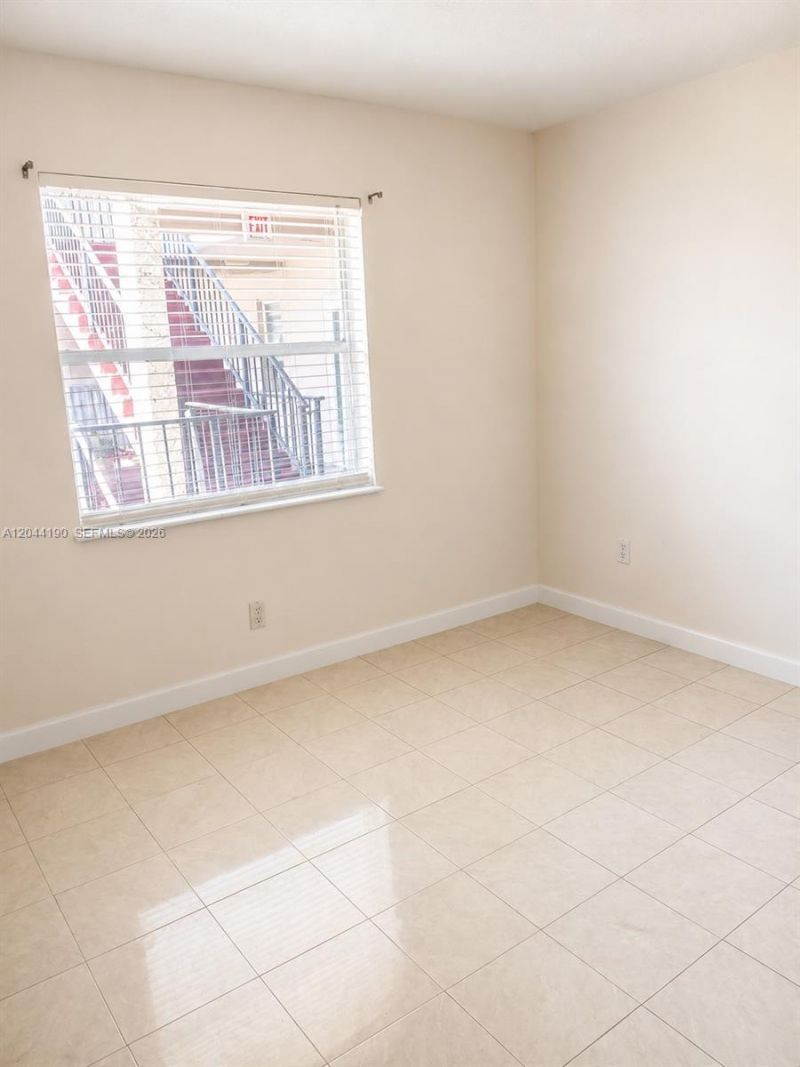 2821 Somerset Dr , Unit 312, Lauderdale Lakes, FL 33311 Photo