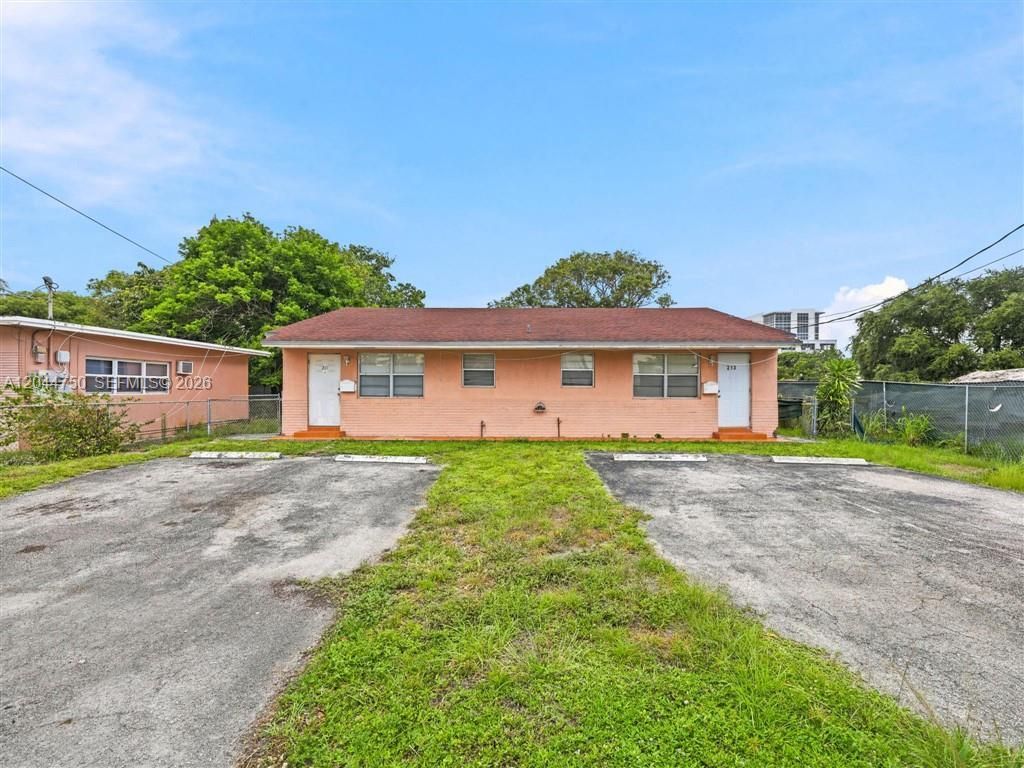 211 SE 10th St , Hallandale Beach, FL 33009 Photo