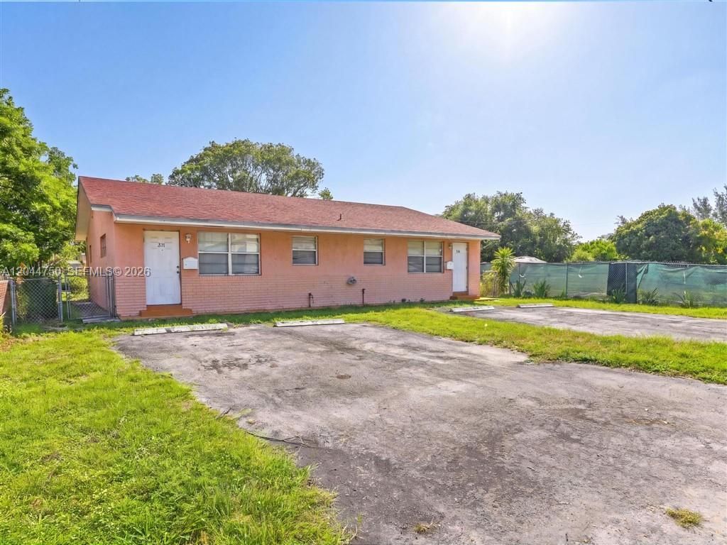 211 SE 10th St , Hallandale Beach, FL 33009 Photo