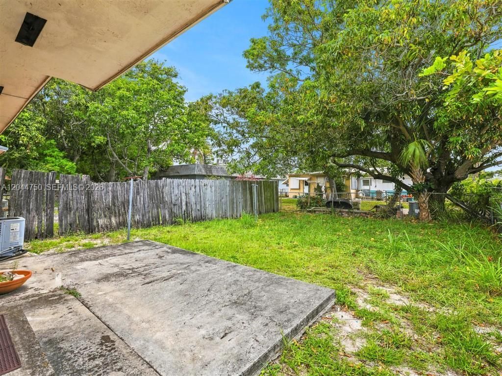 211 SE 10th St , Hallandale Beach, FL 33009 Photo