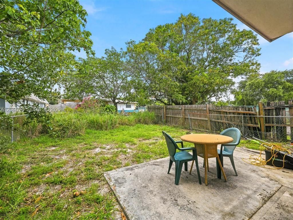 211 SE 10th St , Hallandale Beach, FL 33009 Photo