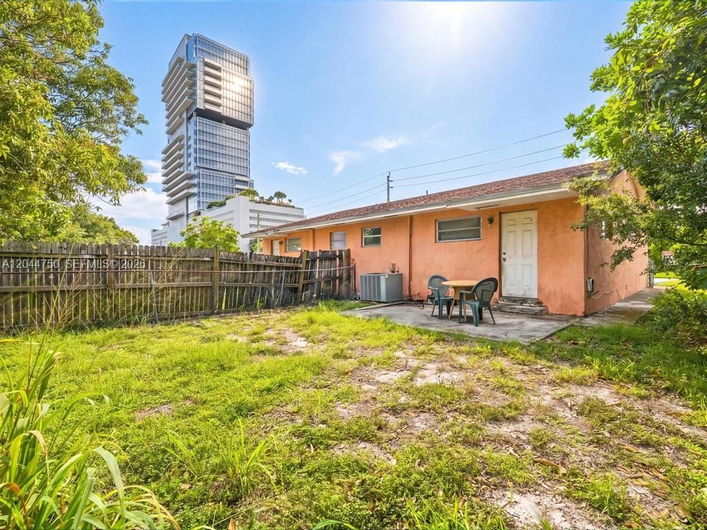 211 SE 10th St , Hallandale Beach, FL 33009 Photo