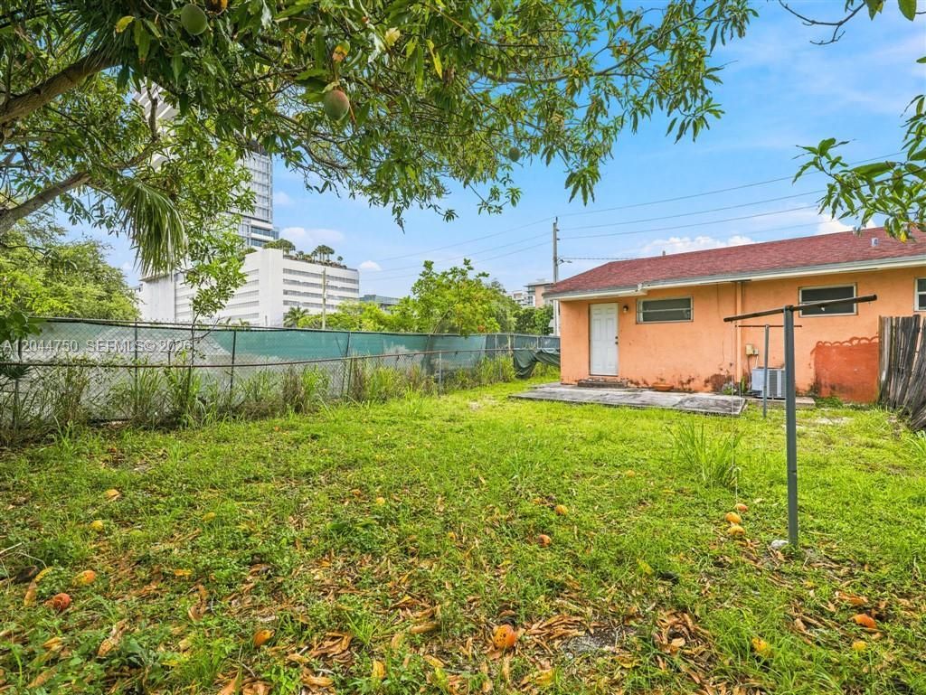 211 SE 10th St , Hallandale Beach, FL 33009 Photo
