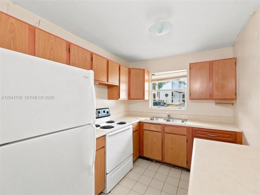 211 SE 10th St , Hallandale Beach, FL 33009 Photo