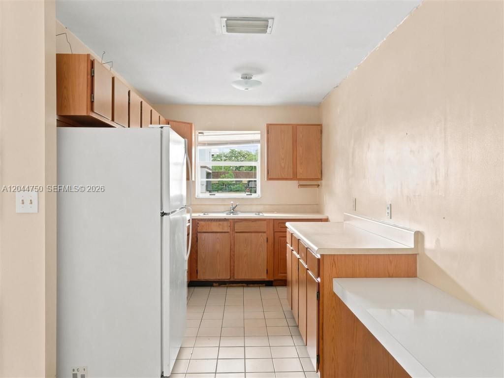 211 SE 10th St , Hallandale Beach, FL 33009 Photo