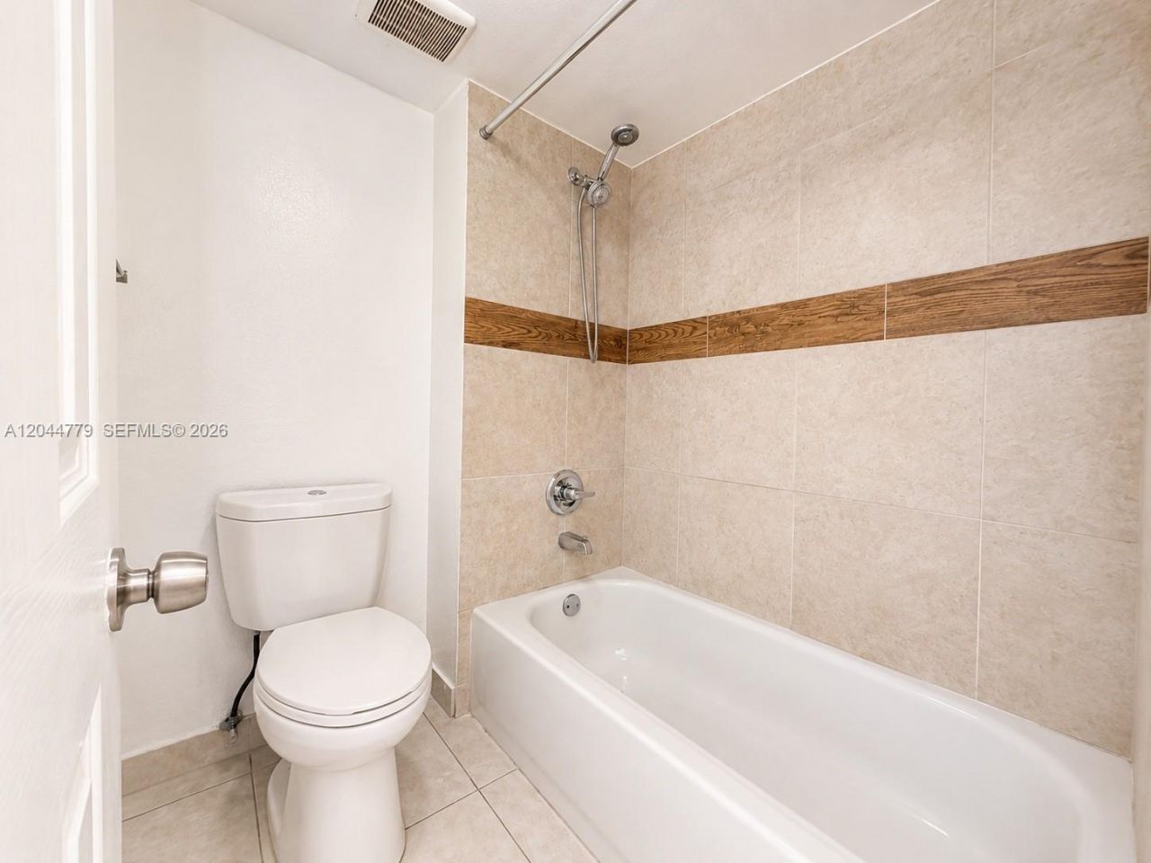 405 Lakeview Dr , Unit 202, Weston, FL 33326 Photo