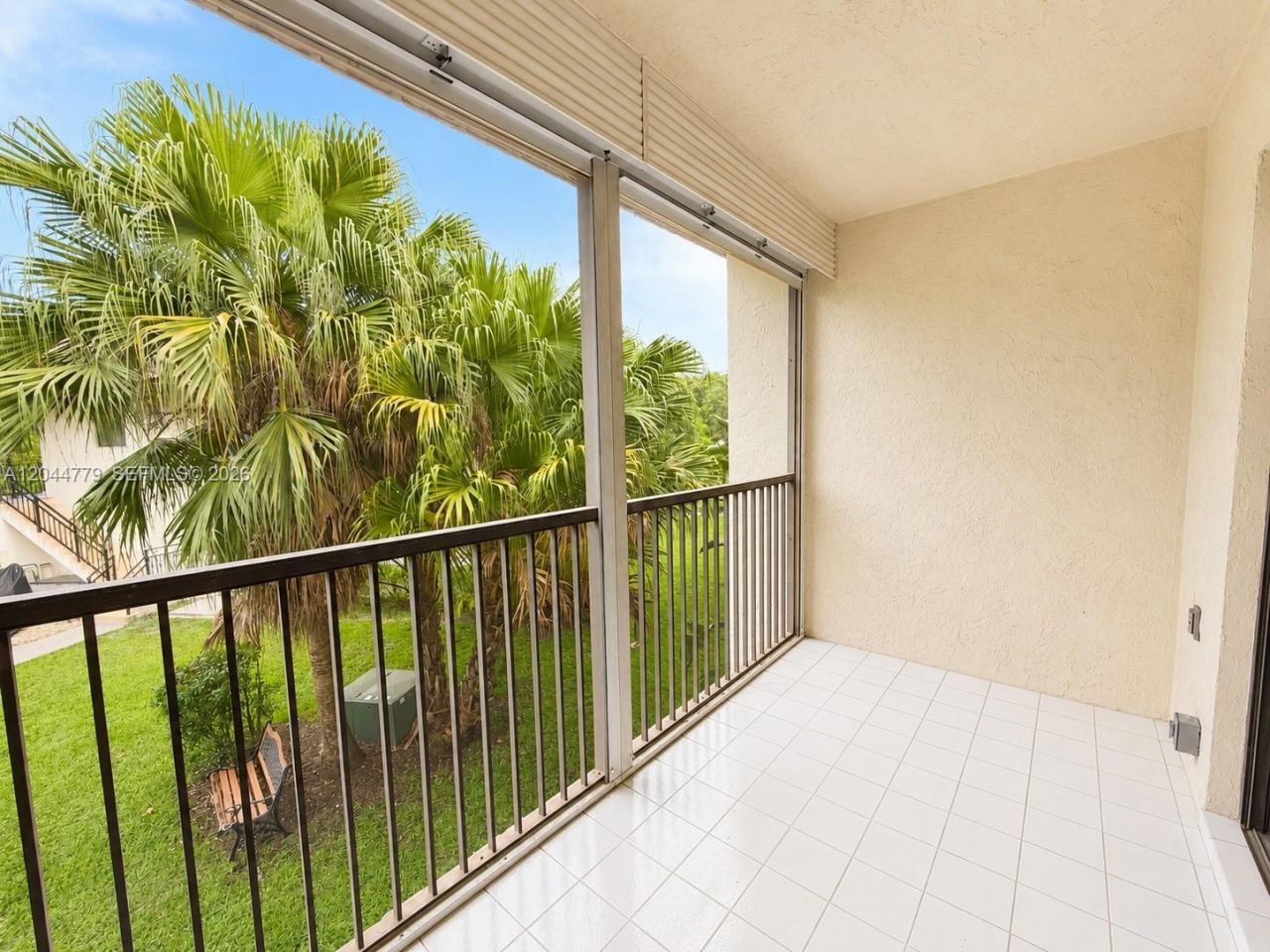 405 Lakeview Dr , Unit 202, Weston, FL 33326 Photo
