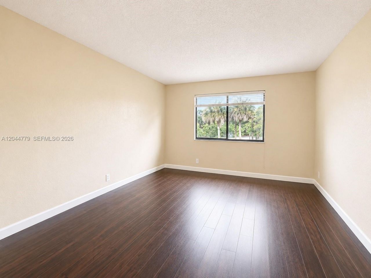 405 Lakeview Dr , Unit 202, Weston, FL 33326 Photo
