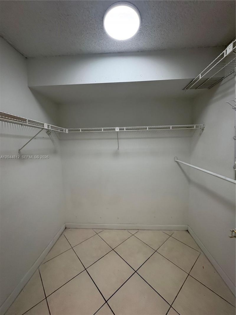 447 NE 195th St , Unit 214, Miami, FL 33179 Photo