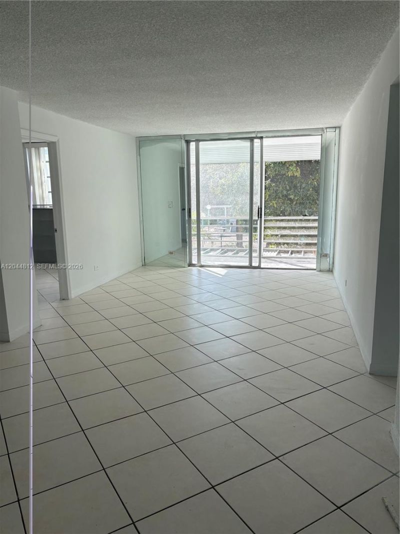 447 NE 195th St , Unit 214, Miami, FL 33179 Photo