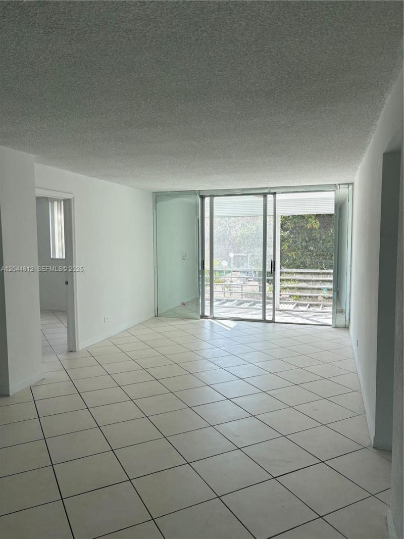 447 NE 195th St , Unit 214, Miami, FL 33179 Photo