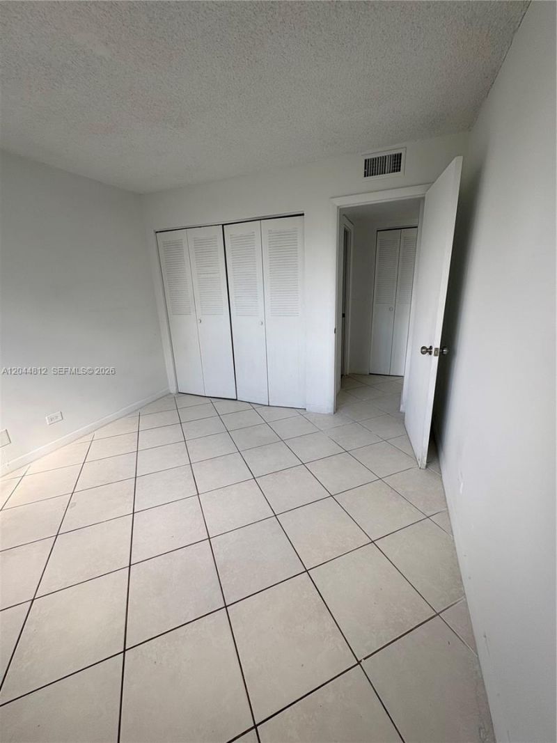 447 NE 195th St , Unit 214, Miami, FL 33179 Photo