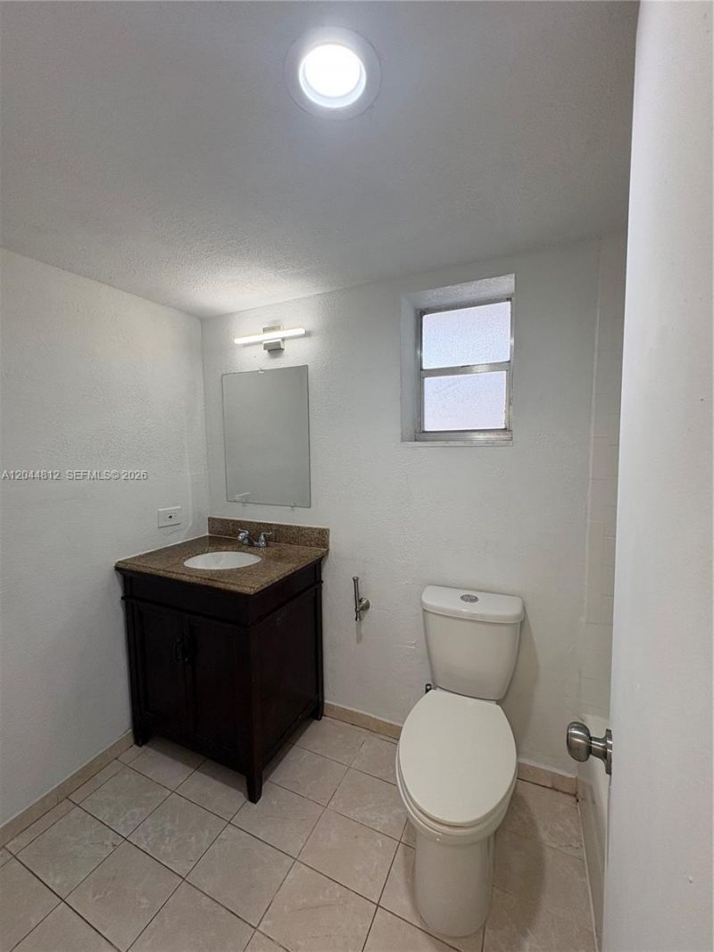 447 NE 195th St , Unit 214, Miami, FL 33179 Photo